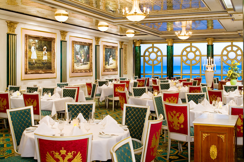 El Restaurante Summer Palace está inspirado en los palacios de verano de los Zares de Rusia en San Petersburgo CRUCEROS ALASKA NORWEGIAN PEARL CRUCEROS NORWEGIAN CRUISE LINE CRUCEROS ALASKA CRUCEROS SEATTLE CRUCEROS JUNEAU CRUCEROS KETCHIKAN CRUCEROS SKAGWAY ALASKA NCL CRUCEROS ALASKA OFERTA
